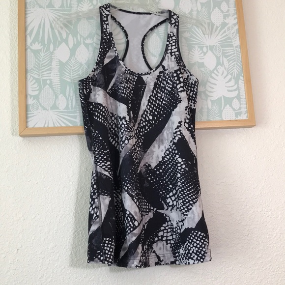 lululemon athletica Tops - Lululemon tank top Medium